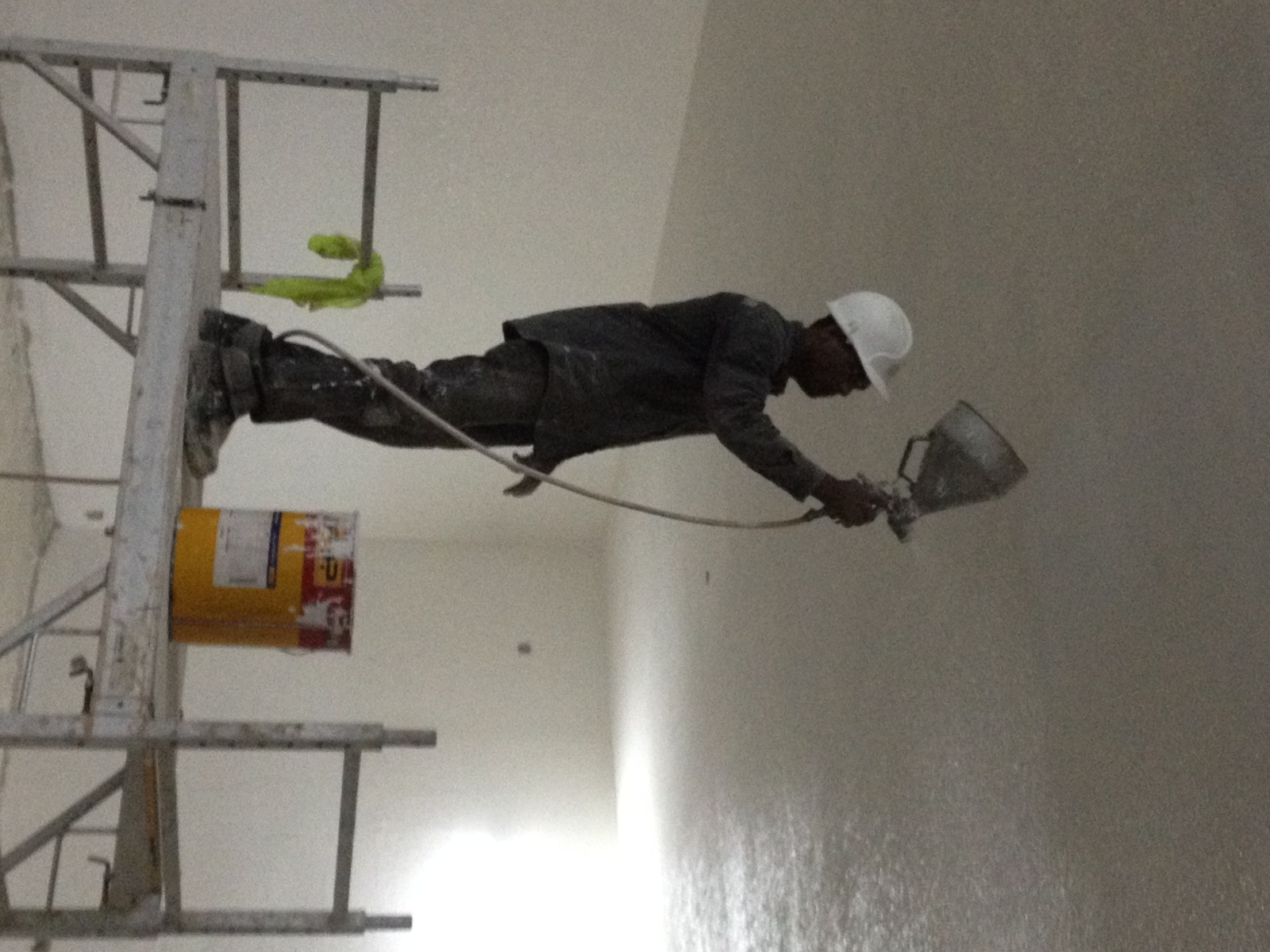 Plastering and spray coating – finishing contractor Abu Dhabi
