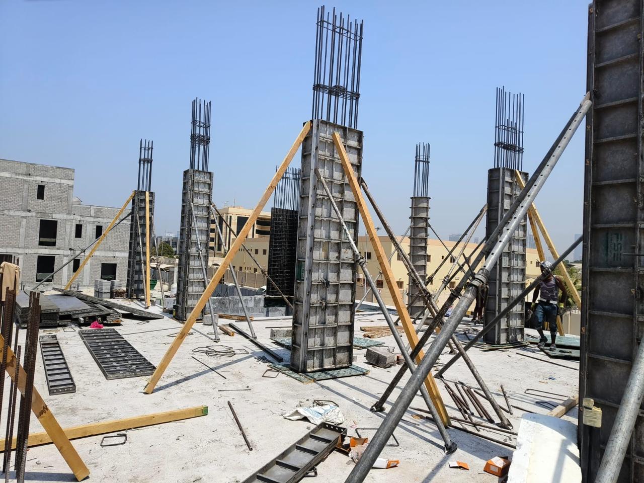 Column formwork bracing on slab