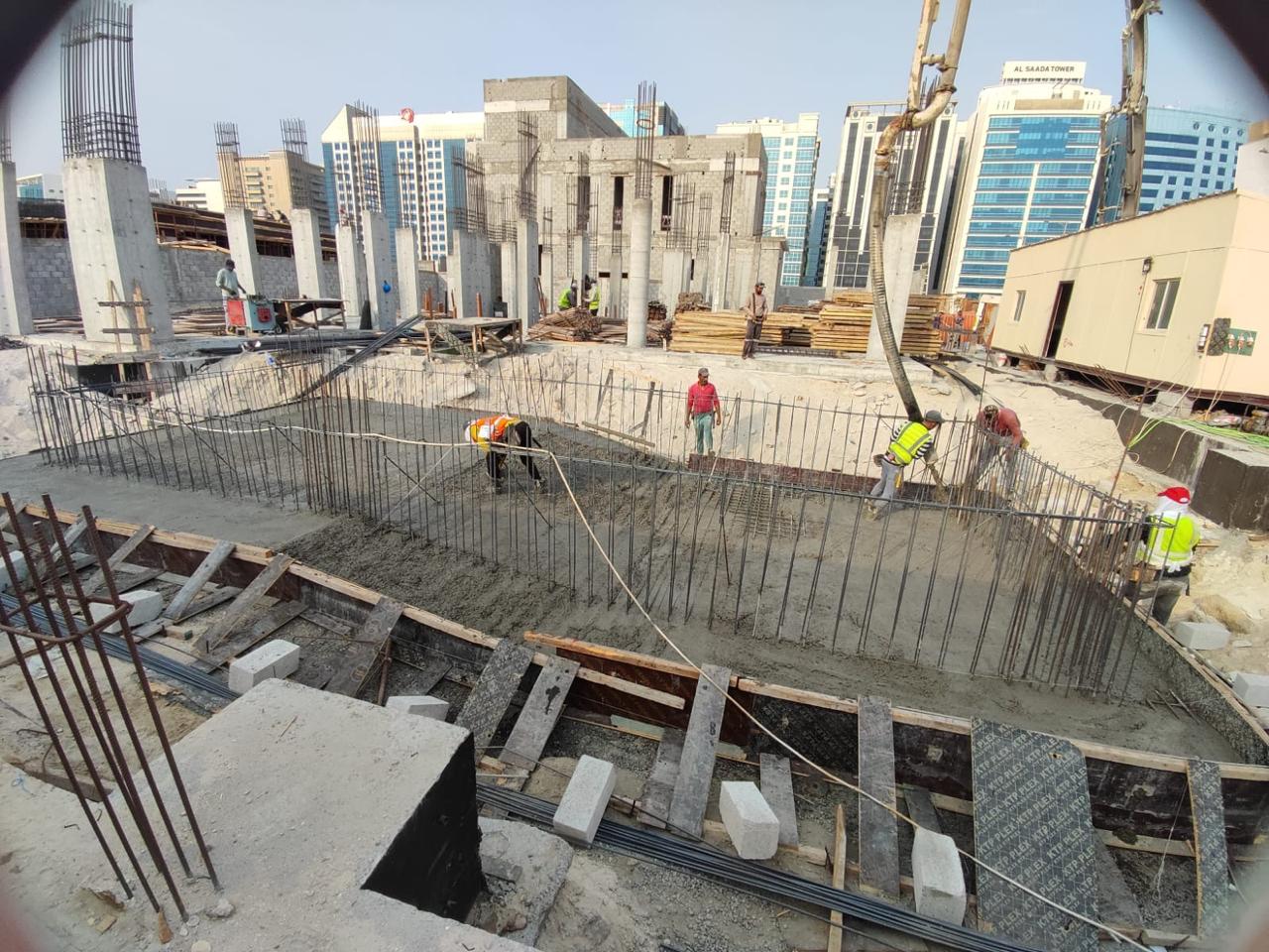 Raft foundation concrete pour with team