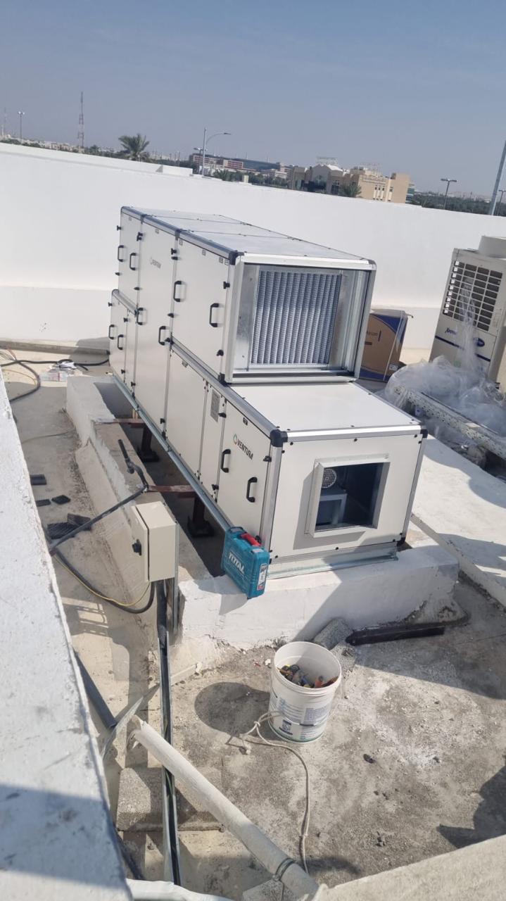 Rooftop AHU installation – MEP works Abu Dhabi