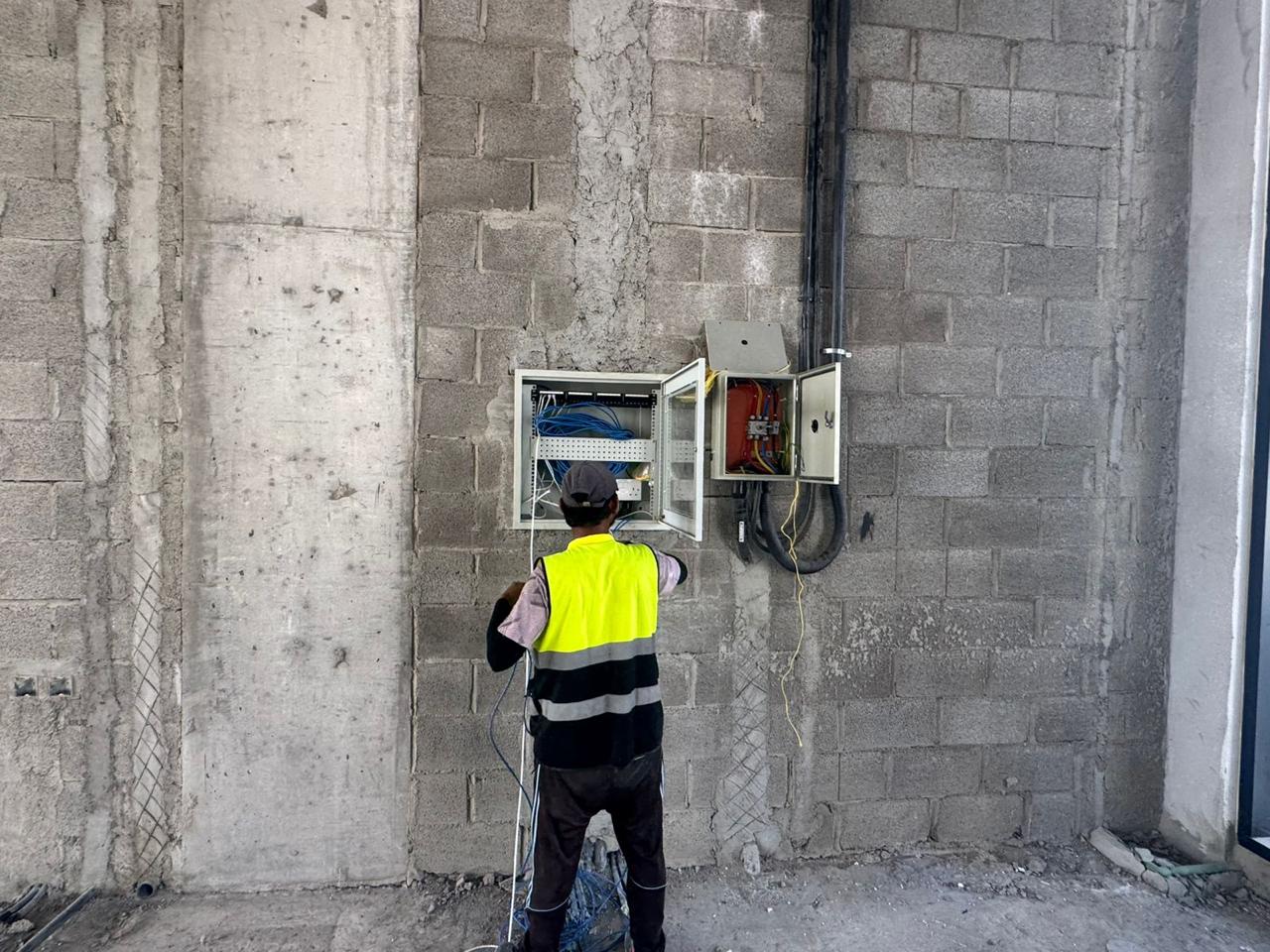 Distribution board panel wiring and cable installation