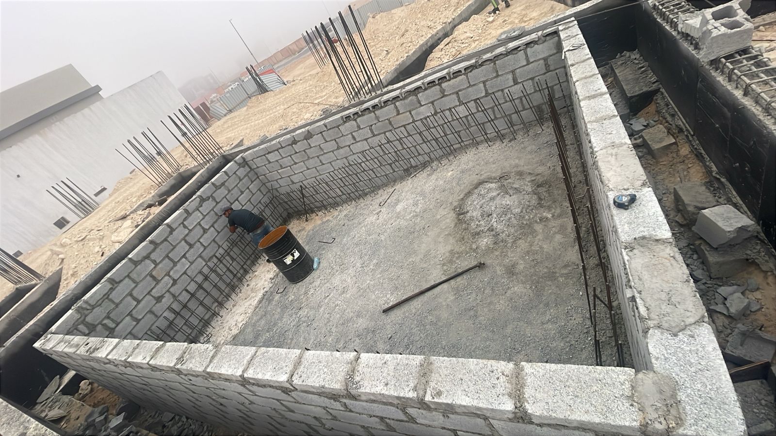 Swimming pool blockwork construction
