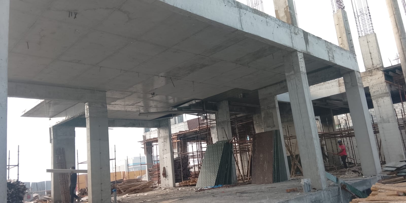 Concrete slab and column structural frame